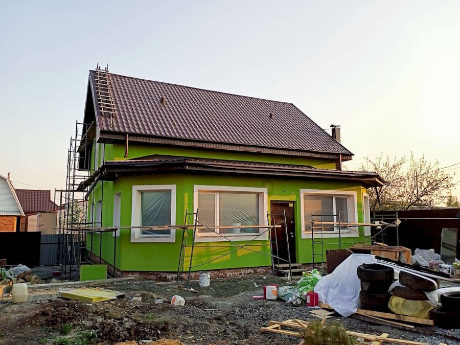 Замена старой кровли на металлочерепицу